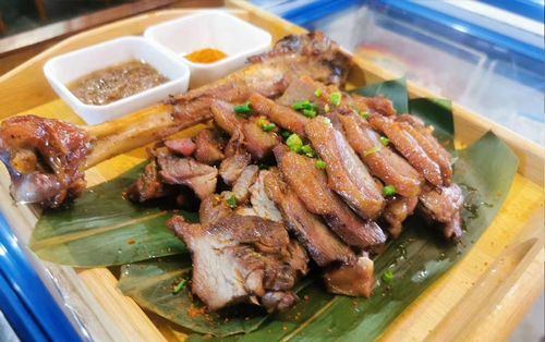 食掌櫃感恩腿：感恩由心而生(shēng)，用(yòng)心而做(zuò)